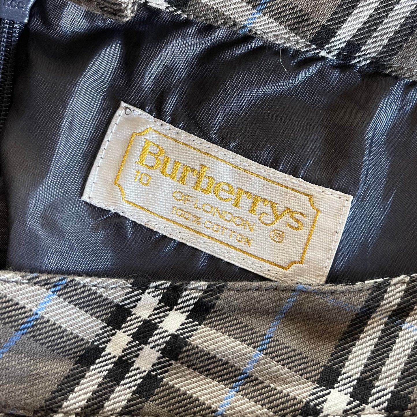 Vintage Burberry’s Plaid Mini Skirt 90’s